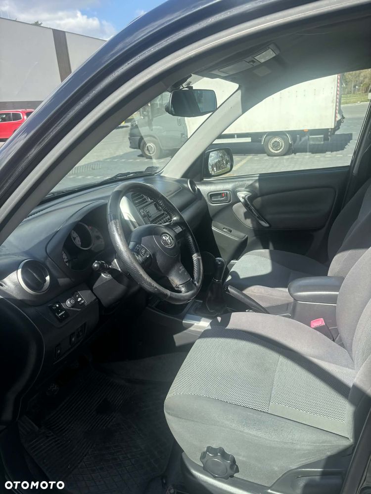 Toyota RAV4 2.0 D-4D 4x4 - 10