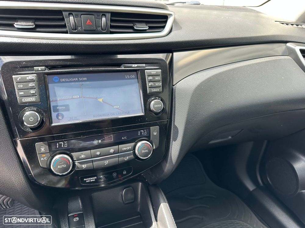 Nissan Qashqai 1.5 dCi N-Connecta 18 - 17
