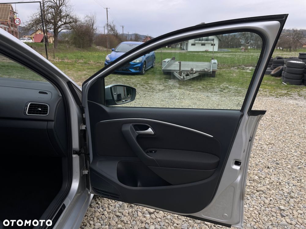 Volkswagen Polo 1.4 TDI Blue Motion Technology Lounge - 15