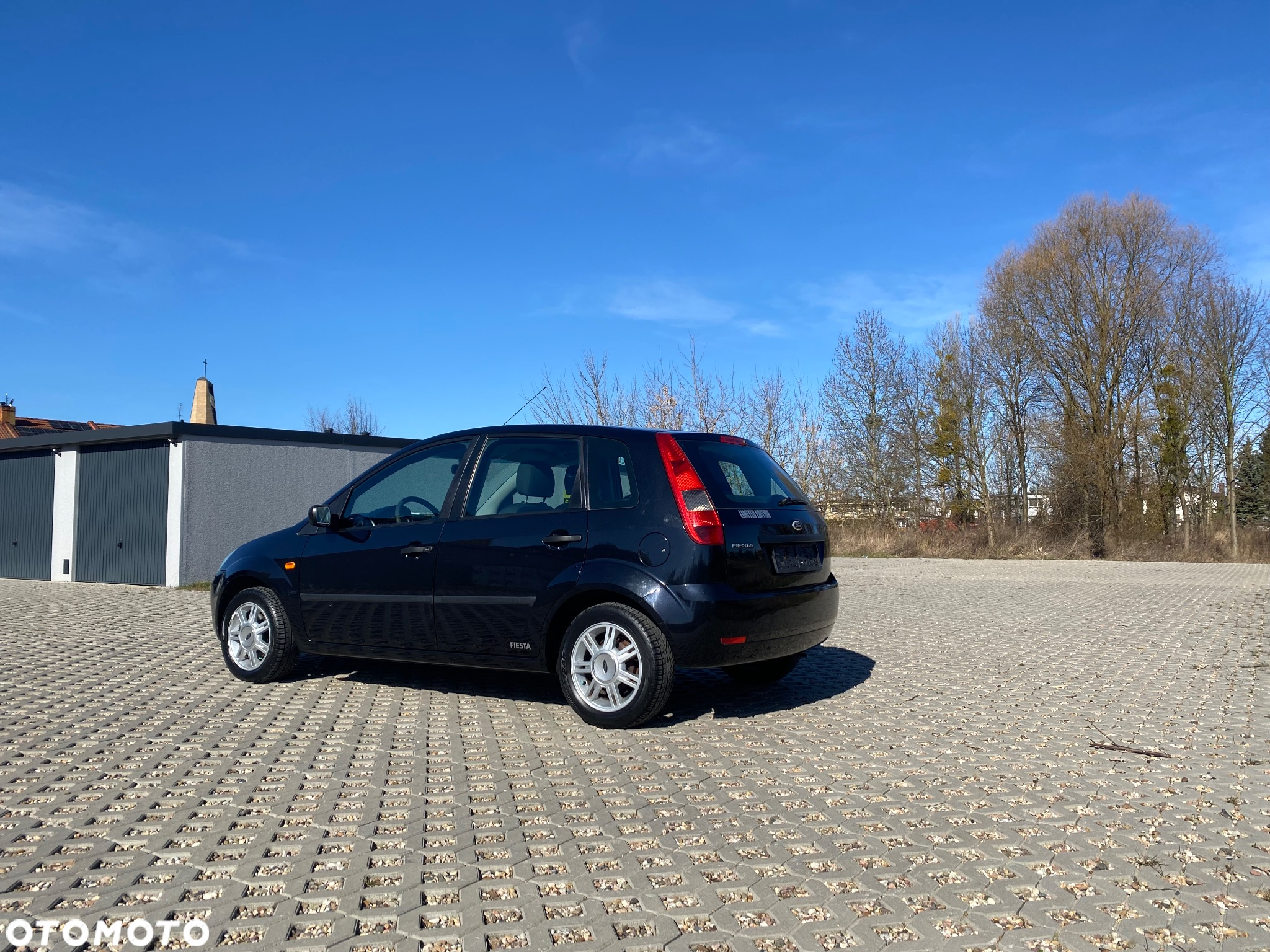 Ford Fiesta 1.3 Ambiente - 12