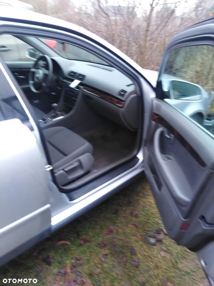 Audi A4 Limousine 2 - 6