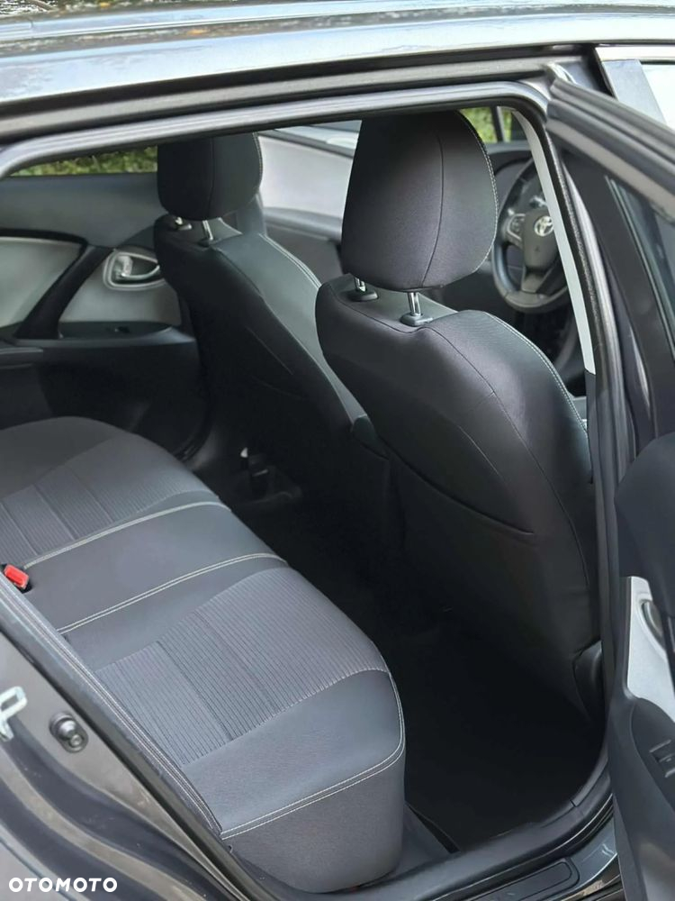 Toyota Avensis Touring Sports 1.8 Executive - 16