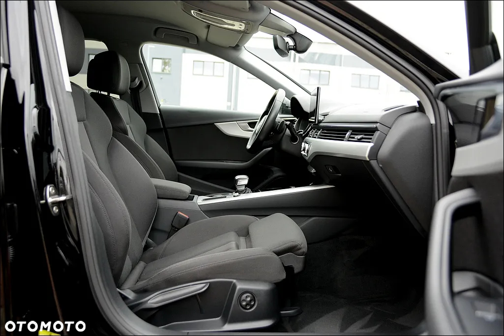 Audi A4 Avant 40 TFSI S tronic sport - 24