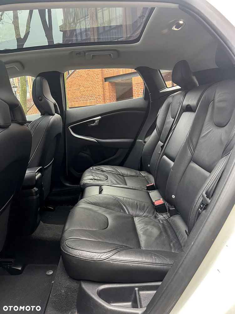 Volvo V40 D2 Summum - 24