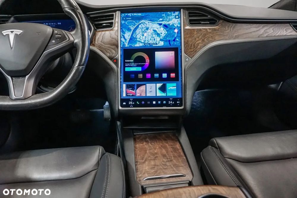 Tesla Model S - 22