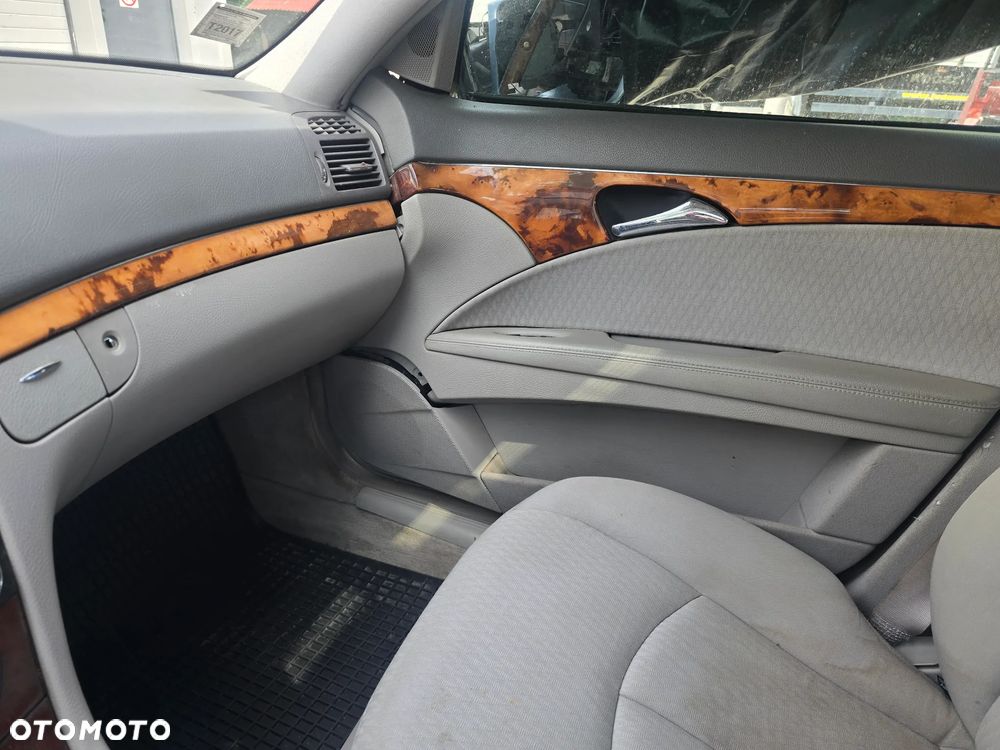 Mercedes-Benz Klasa E 220 CDI Elegance DPF - 17
