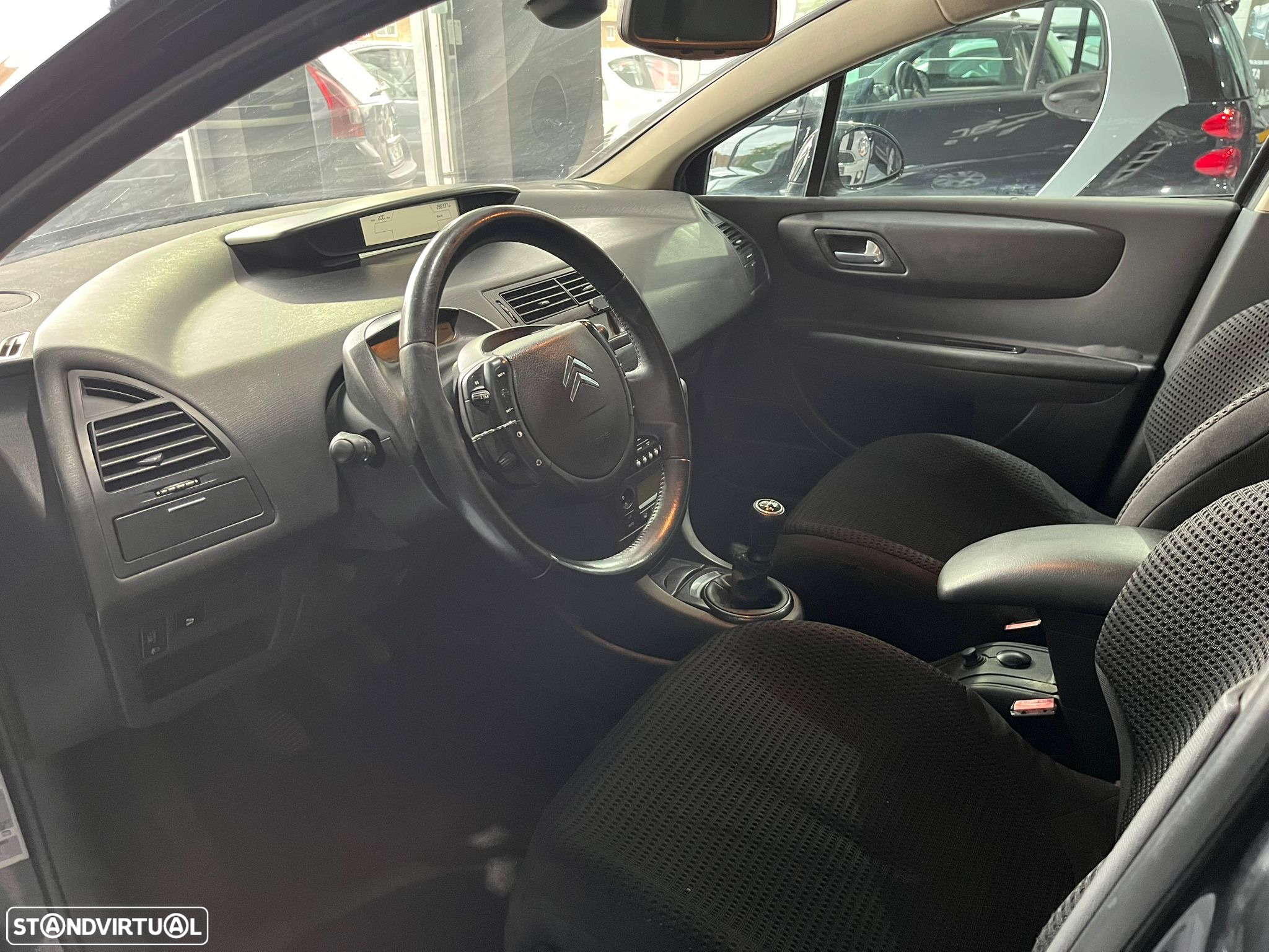 Citroën C4 1.6 HDi 110 VTR Pack - 9