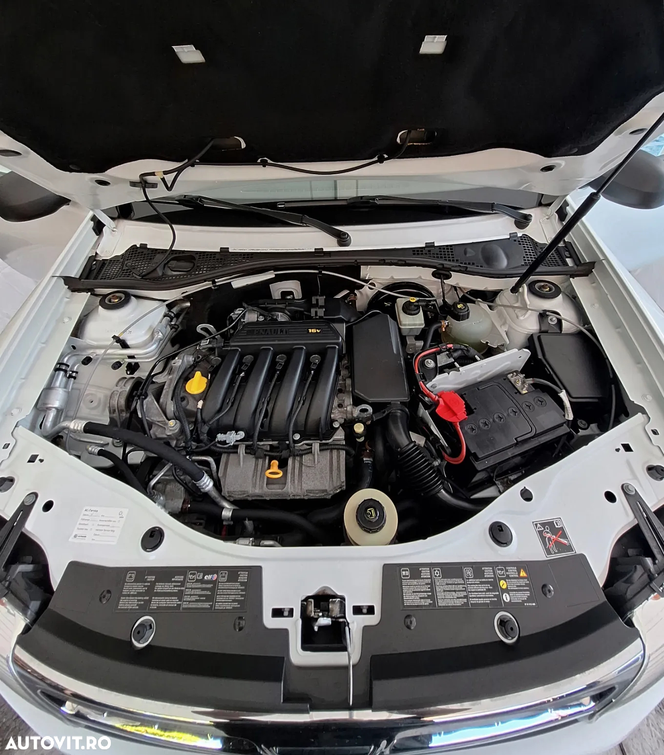Dacia Duster 1.6 4x4 Laureate - 8