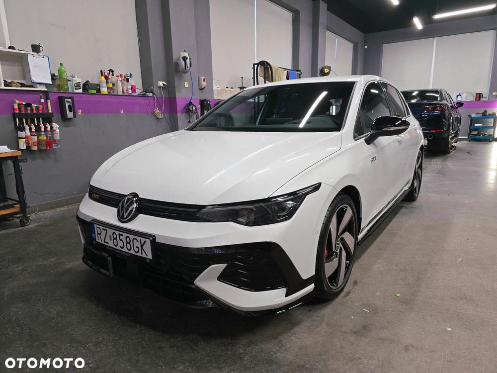 Volkswagen Golf - 16