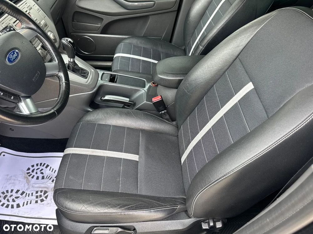 Ford Kuga - 20