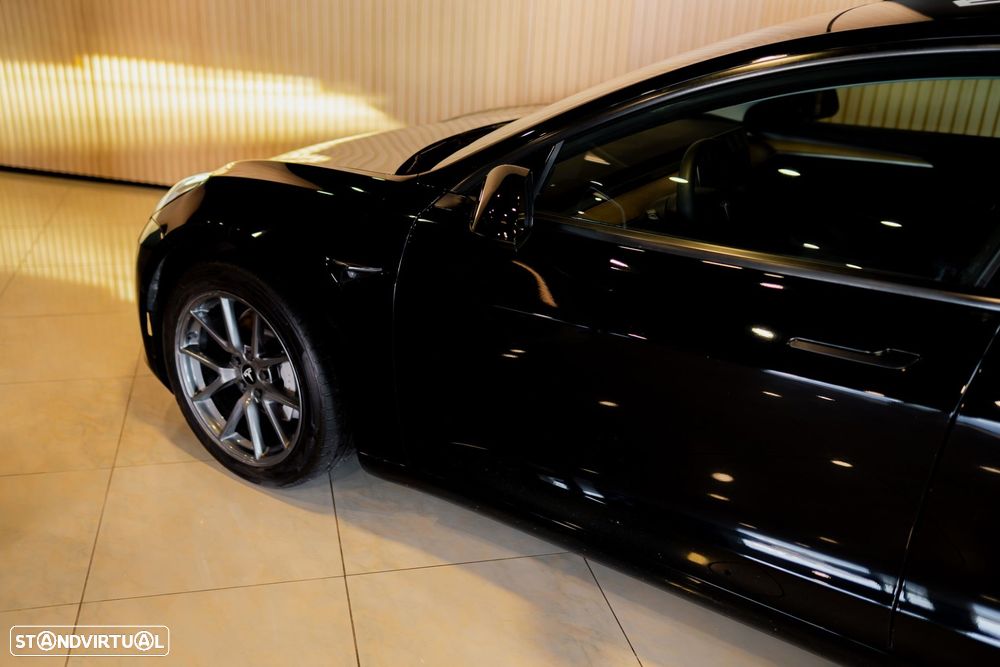 Tesla Model 3 Long-Range Dual Motor AWD - 16