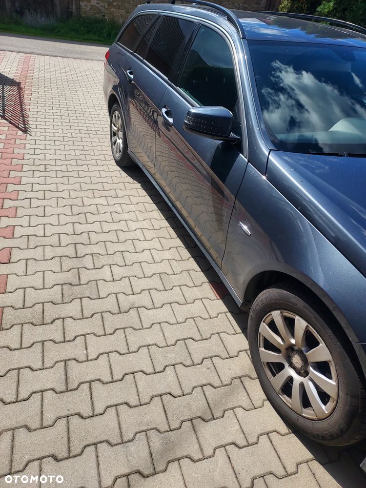 Mercedes-Benz Klasa E 200 T CDI DPF BlueEFFICIENCY - 19