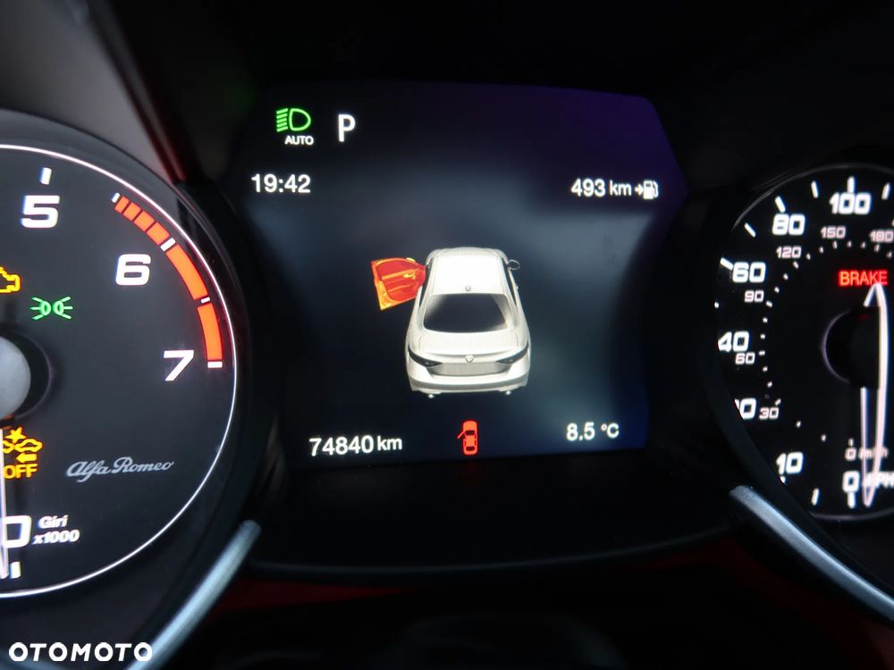Alfa Romeo Giulia 2.0 Turbo TI Q4 - 16