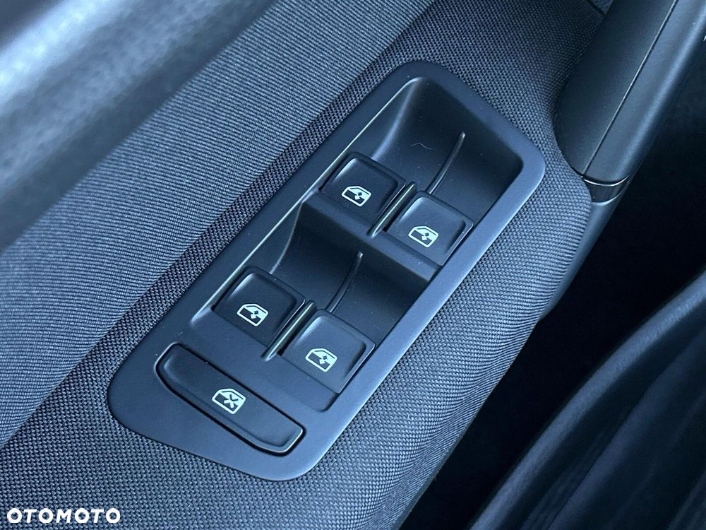 Volkswagen Golf Sportsvan VII SV 1.2 TSI BMT Comfortline - 21