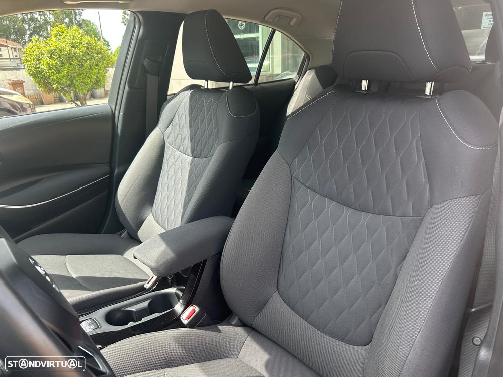 Toyota Corolla SD 1.8 Hybrid Exclusive - 11