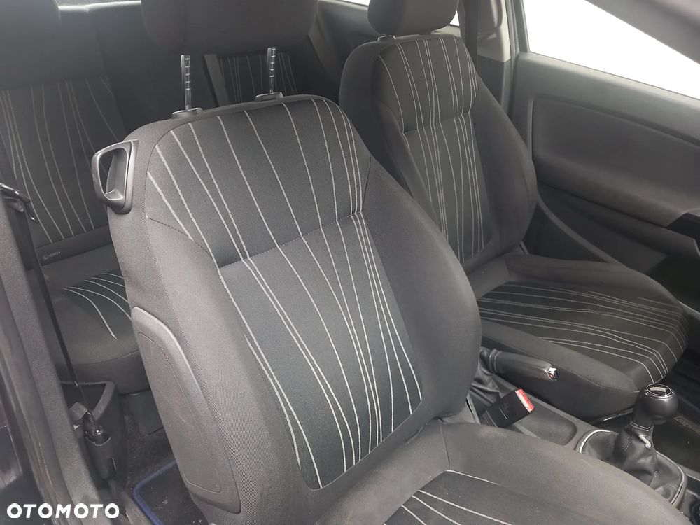 Opel Corsa 1.2 16V Cosmo - 8