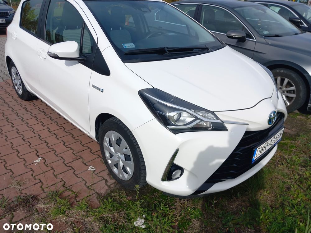 Toyota Yaris Hybrid 100 Premium - 2