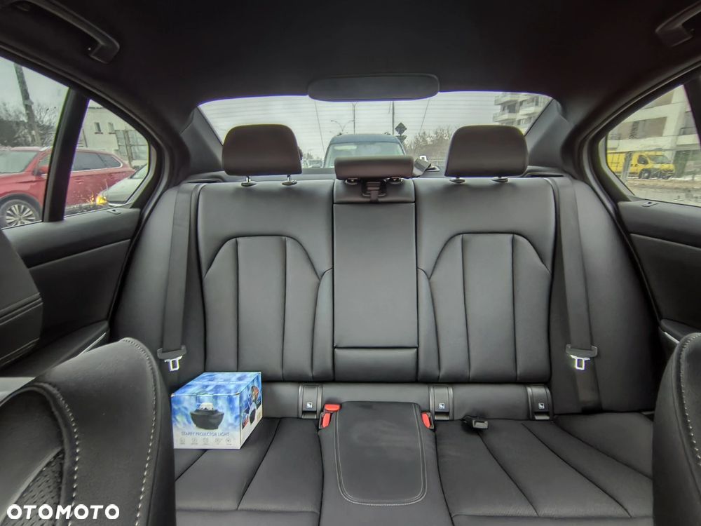 BMW Seria 3 320i Sport Line sport - 17