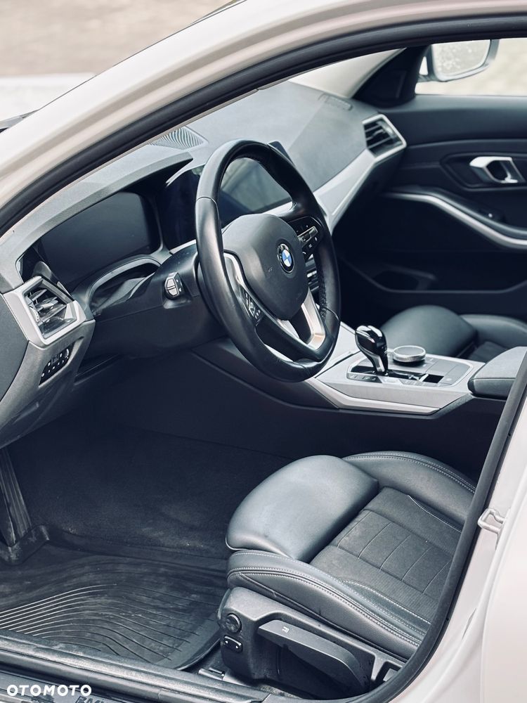 BMW Seria 3 318i Advantage - 10