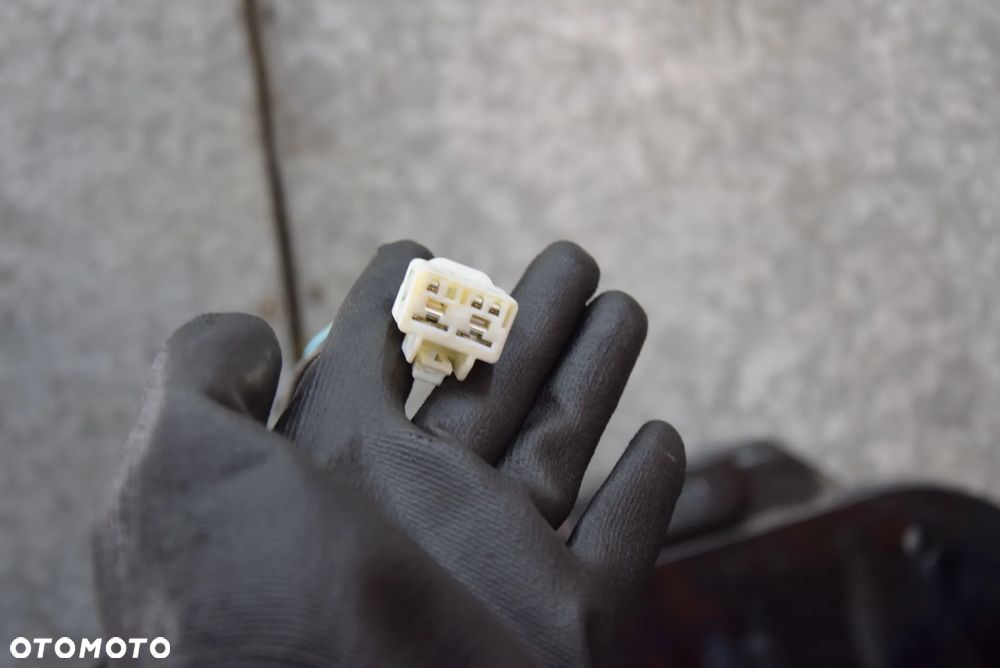 JEEP GRAND CHEROKEE WK2 SZYBA KLAPY BAGAŻNIKA 13R. - 5