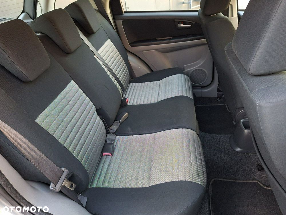 Suzuki SX4 - 11