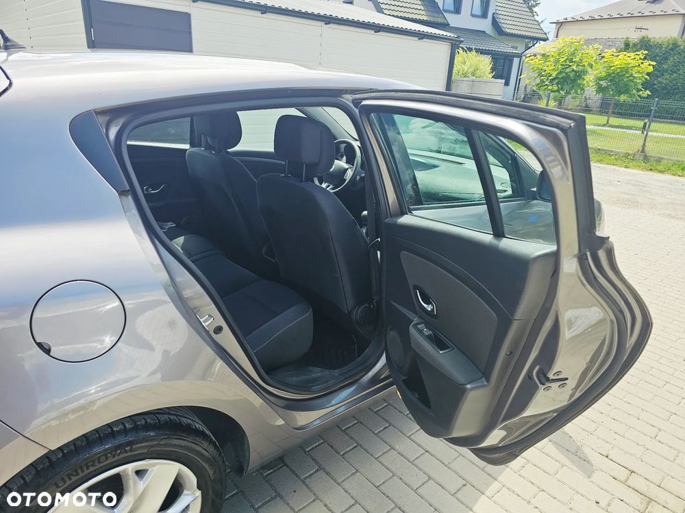 Renault Megane 1.6 16V Dynamique Euro5 - 19