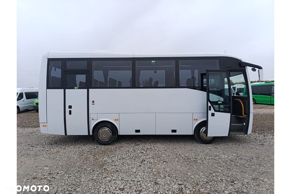 Isuzu Novolux - 2