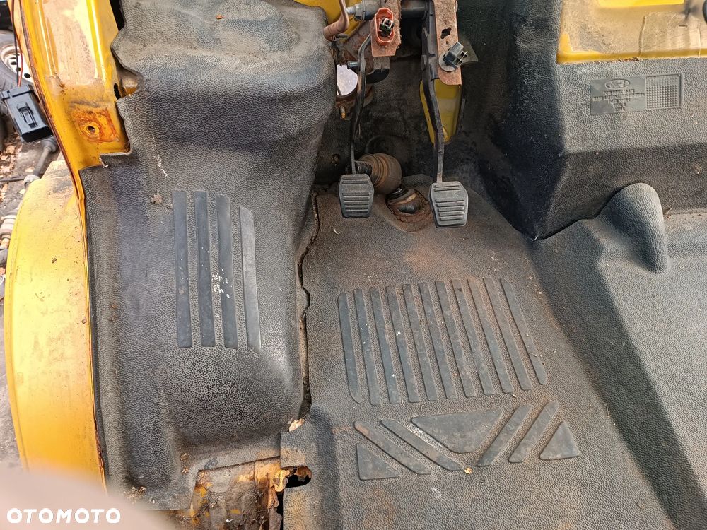 Ford Transit 2,4TD 2000-2013 Wszystkie części Zawieszenie Most Drzwi Szyby Koła 16 - 26