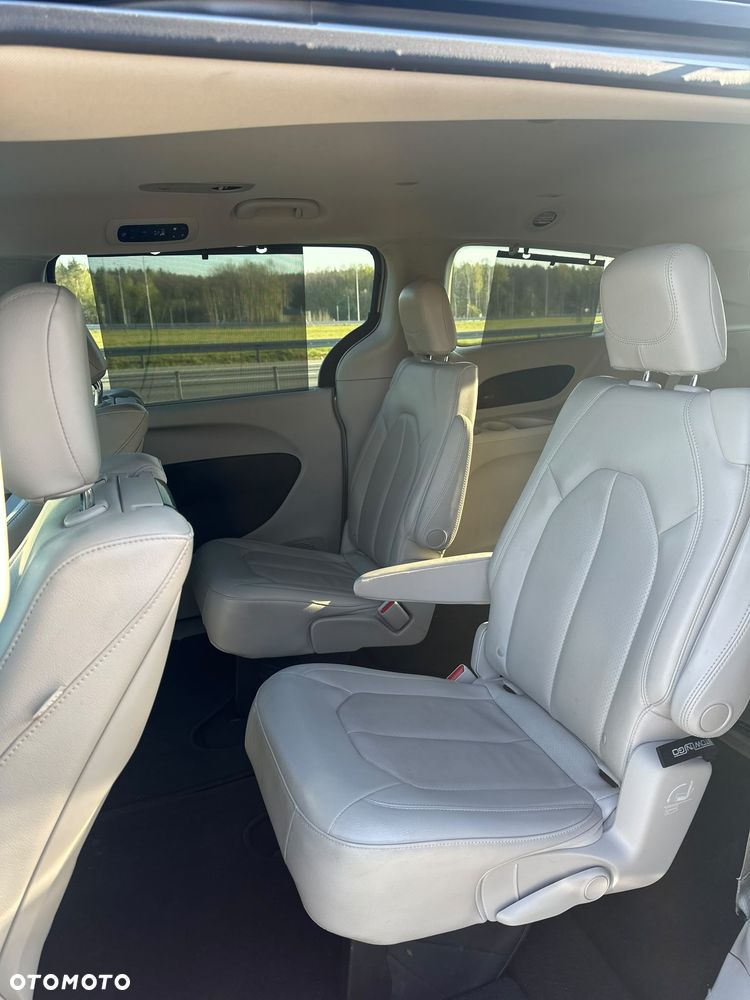 Chrysler Pacifica - 7