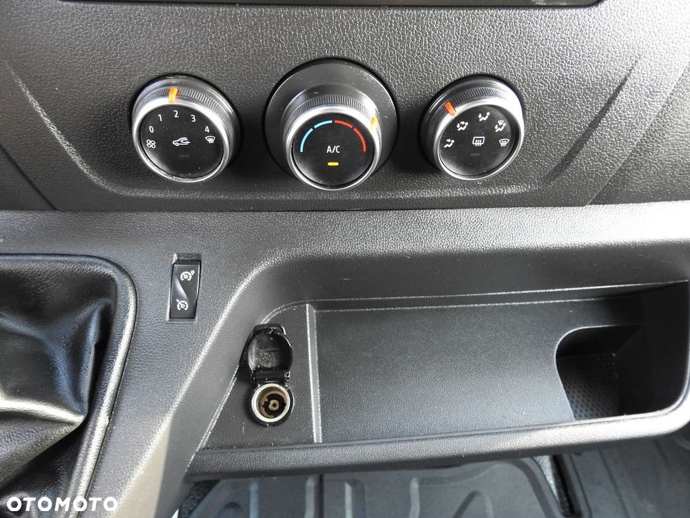 Renault MASTER  PLANDEKA 10 PALET WEBASTO TEMPOMAT LEDY PNEUMATYKA KLIMATYZACJA  165KM - 34