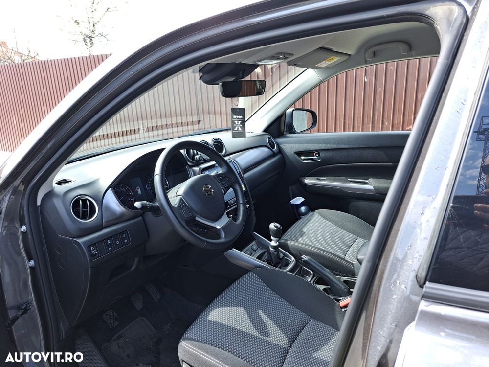 Suzuki Vitara 1.4 Boosterjet MHEV Passion - 15