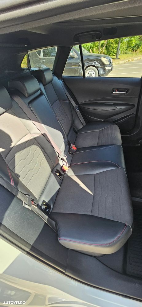 Toyota Corolla 2.0 HSD Exclusive Plus GR Sport Bi-Tone - 19