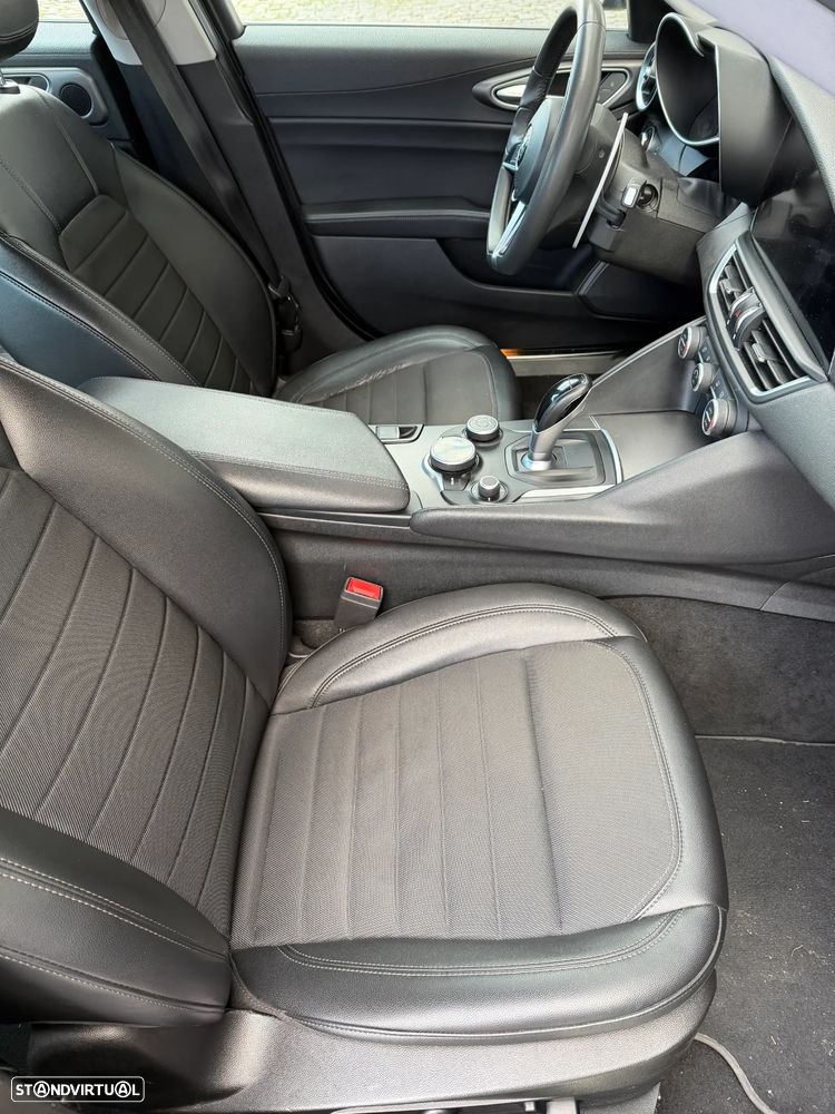 Alfa Romeo Giulia 2.2 D Super AT8 - 17