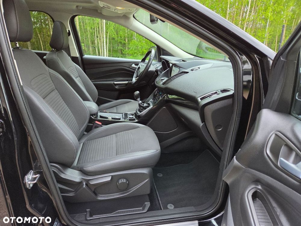 Ford Kuga 1.5 EcoBoost 2x4 Titanium - 22