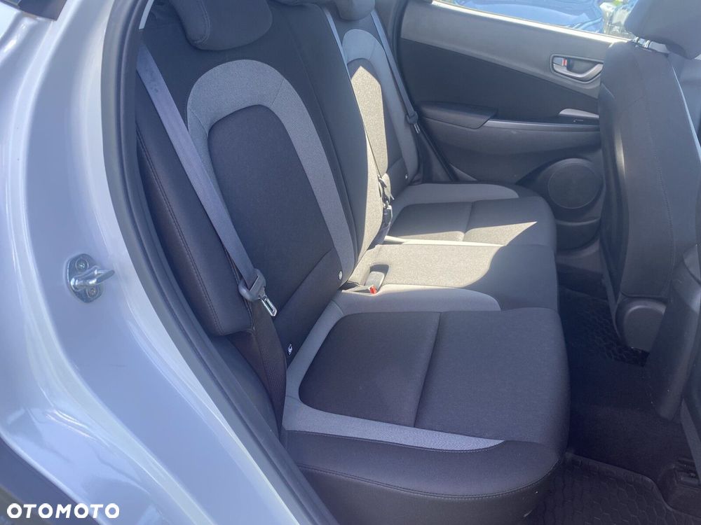 Hyundai Kona - 15