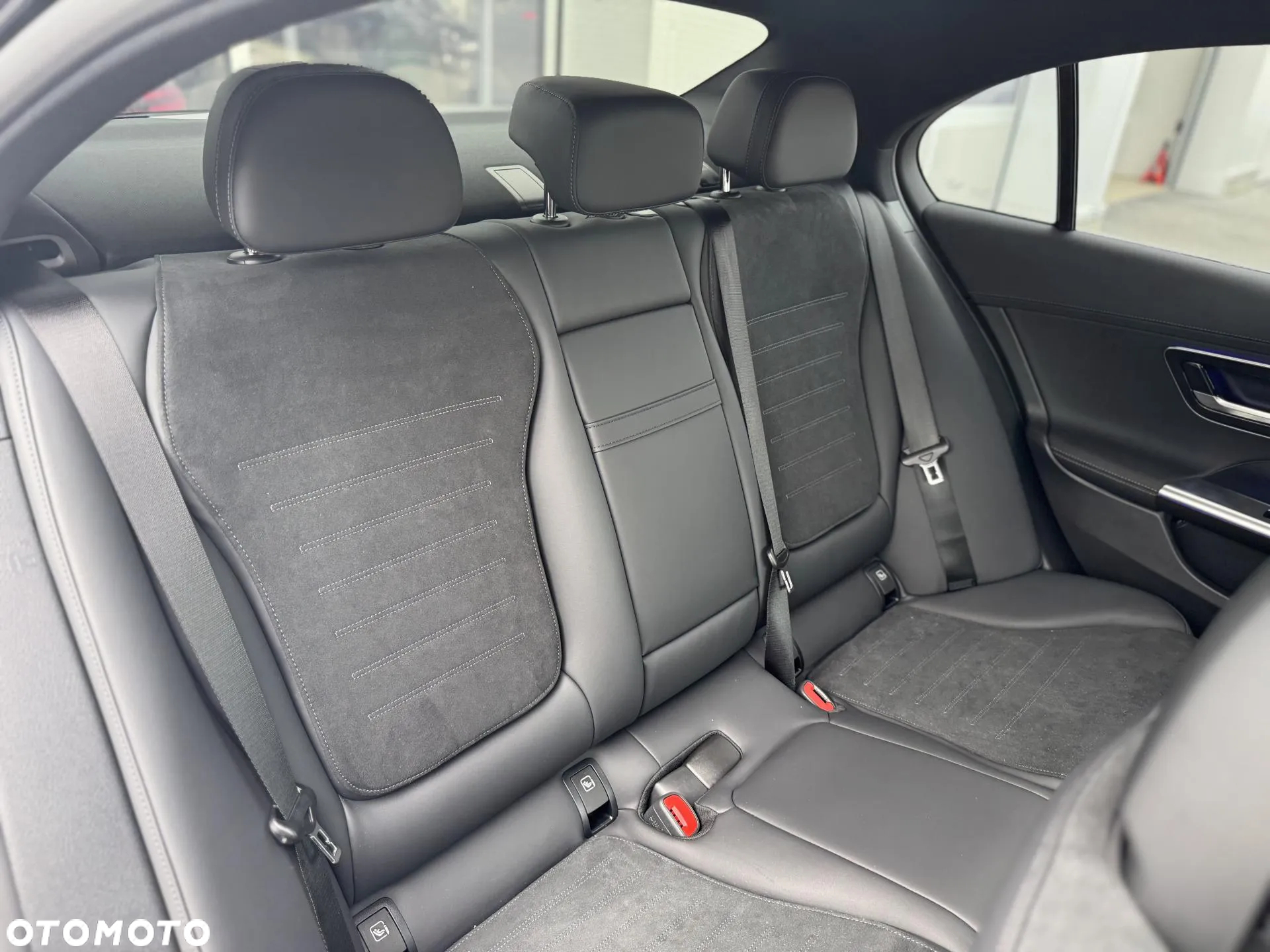 Mercedes-Benz Klasa C 200 d 9G-TRONIC AMG Line - 13