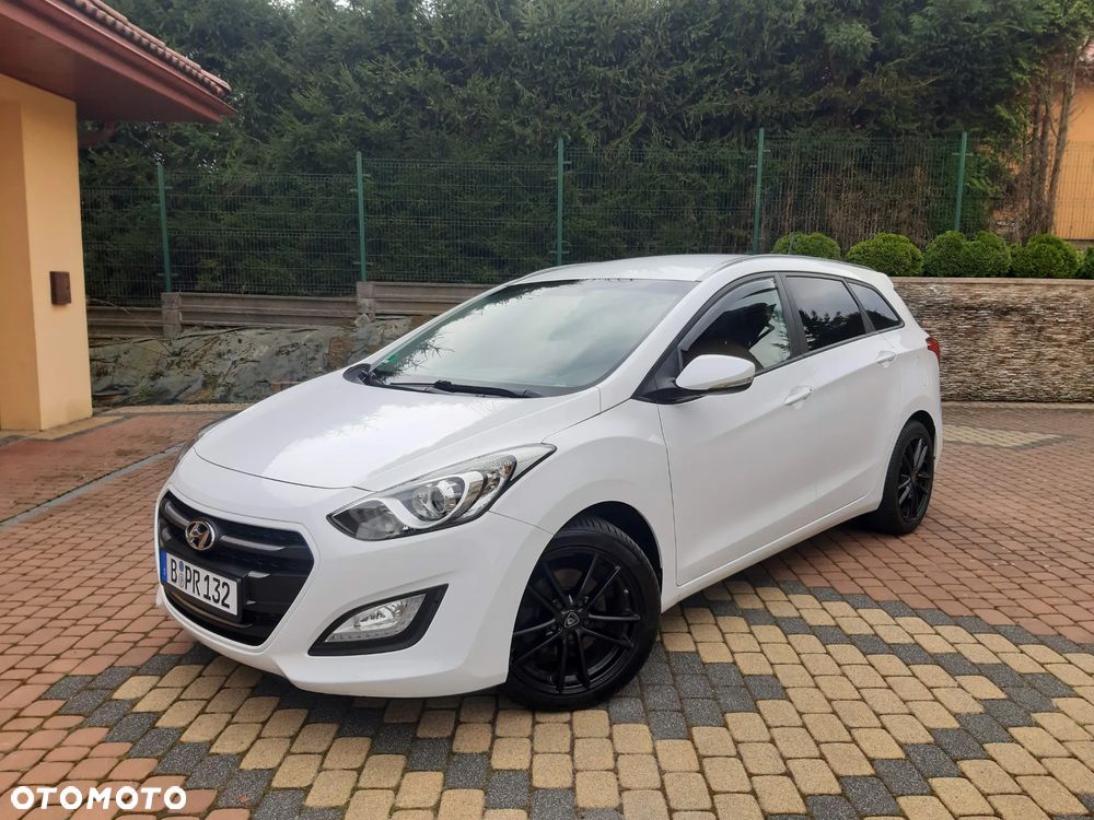 Hyundai i30 blue Kombi 1.4 YES Gold - 10
