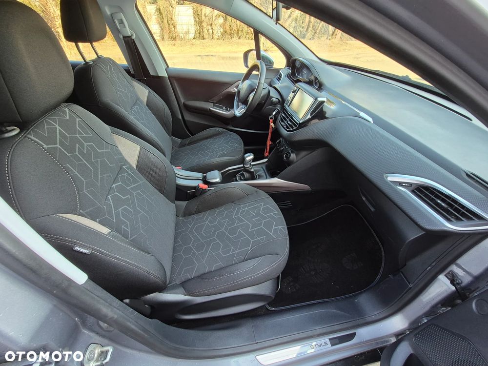 Peugeot 2008 - 10