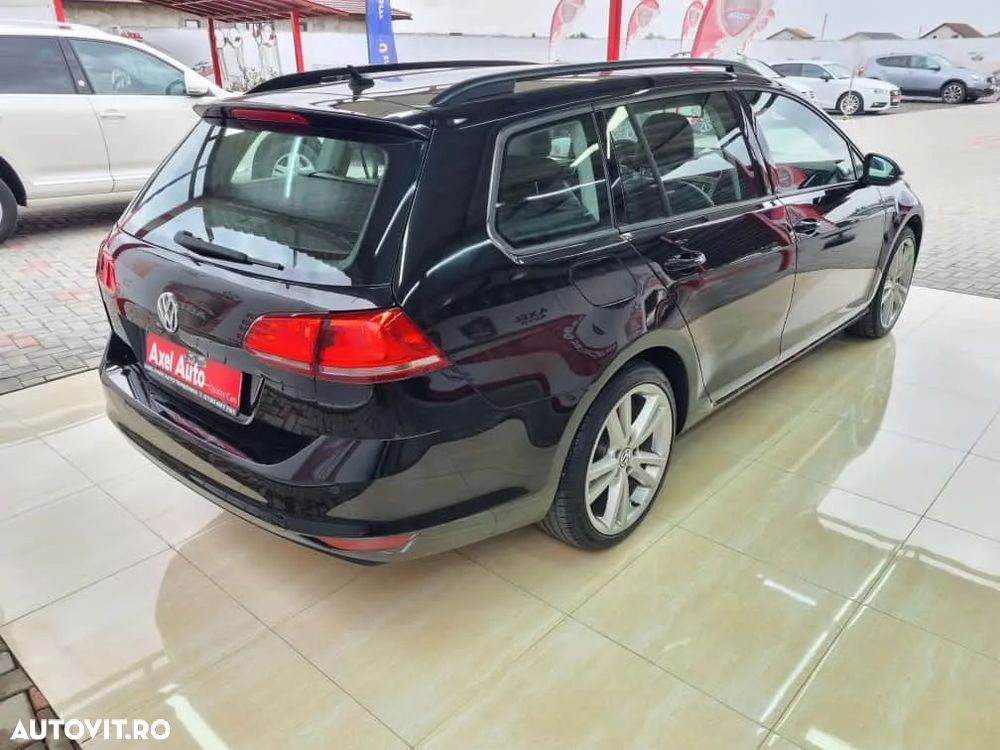 Volkswagen Golf - 32