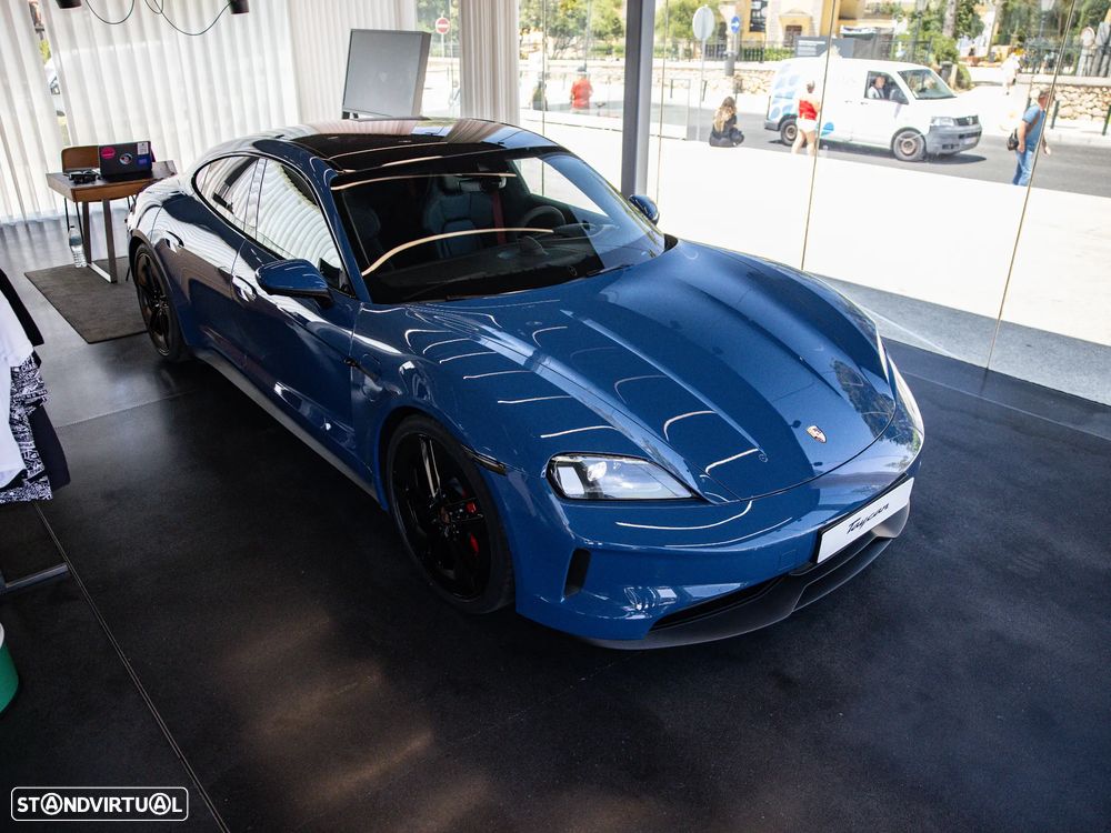 Porsche Taycan - 4