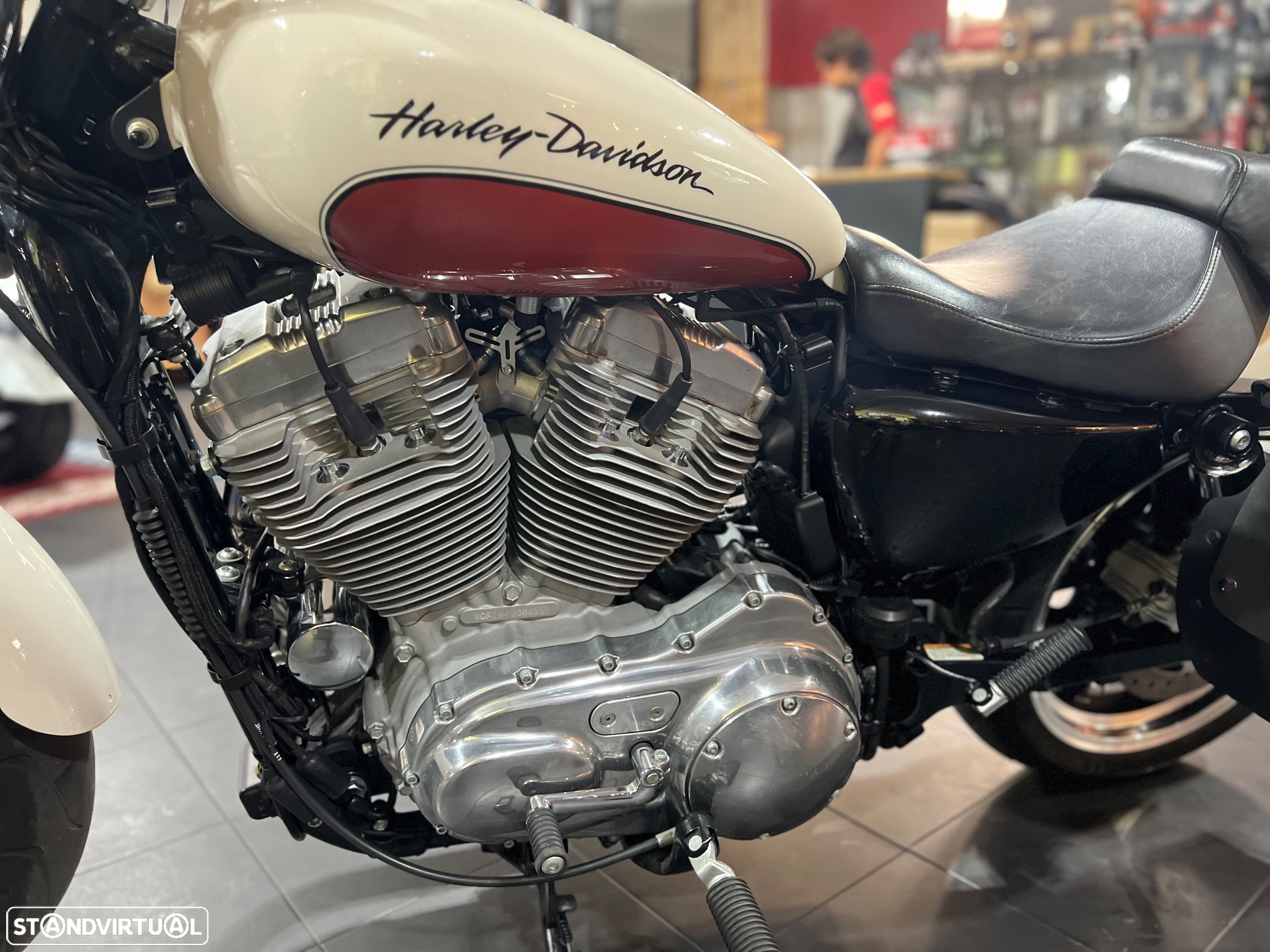 Harley-Davidson 883 - 12