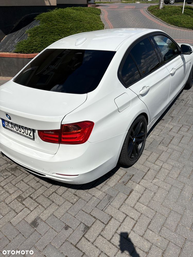 BMW Seria 3 320d Efficient Dynamics Edition Sport Line - 3