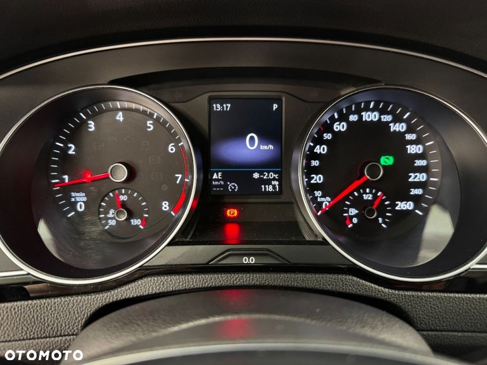 Volkswagen Passat - 26