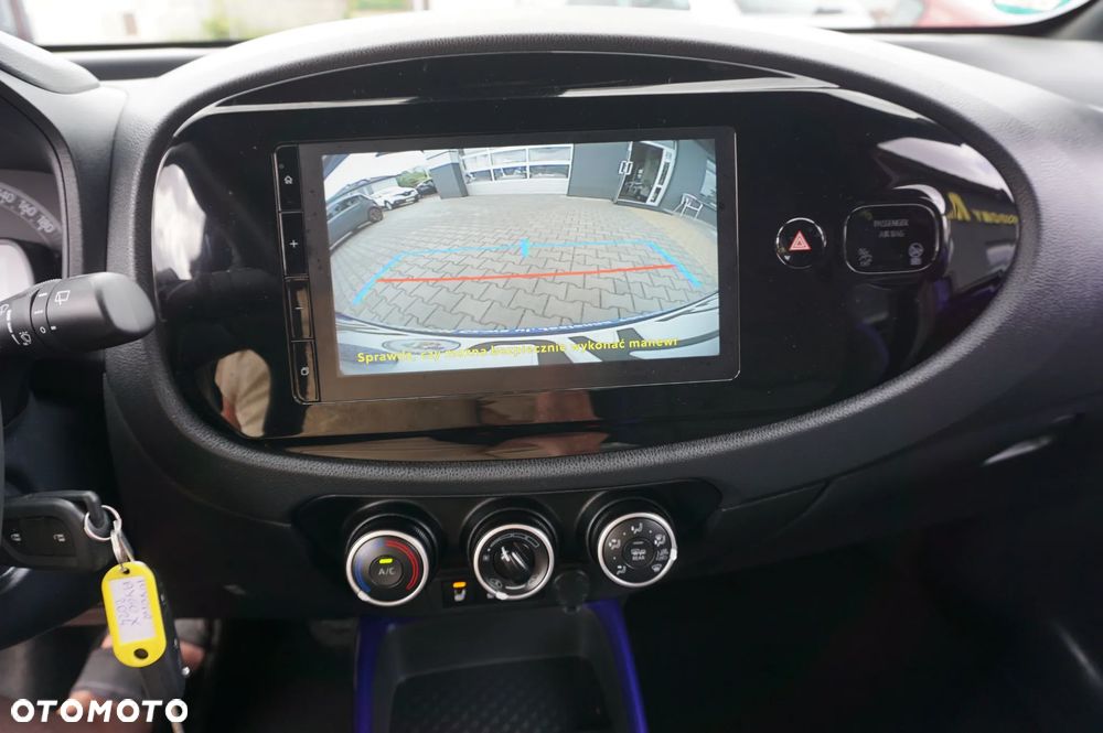 Toyota Aygo X x-shift x-play Team Deutschland - 34