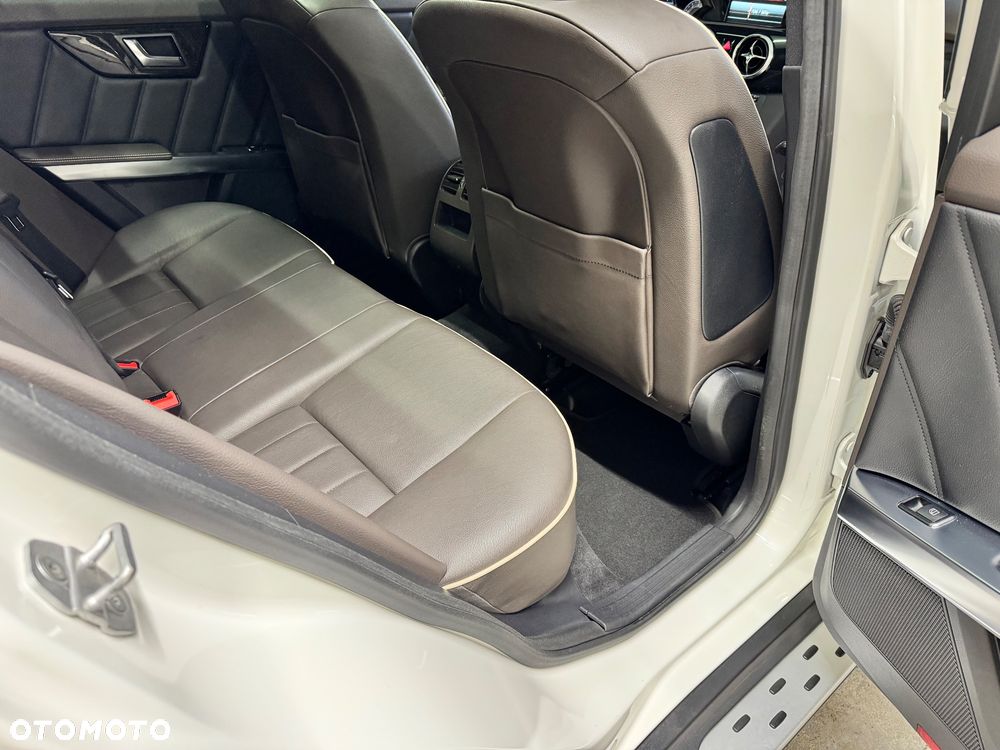 Mercedes-Benz GLK 350 4Matic (BlueEFFICIENCY) 7G-TRONIC - 15