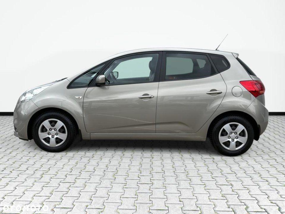 Kia Venga - 8
