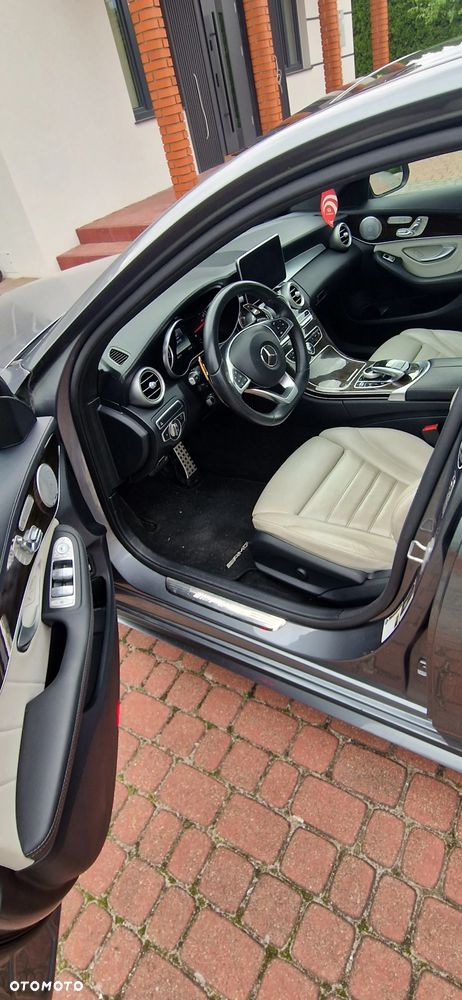 Mercedes-Benz Klasa C AMG 43 4-Matic - 16