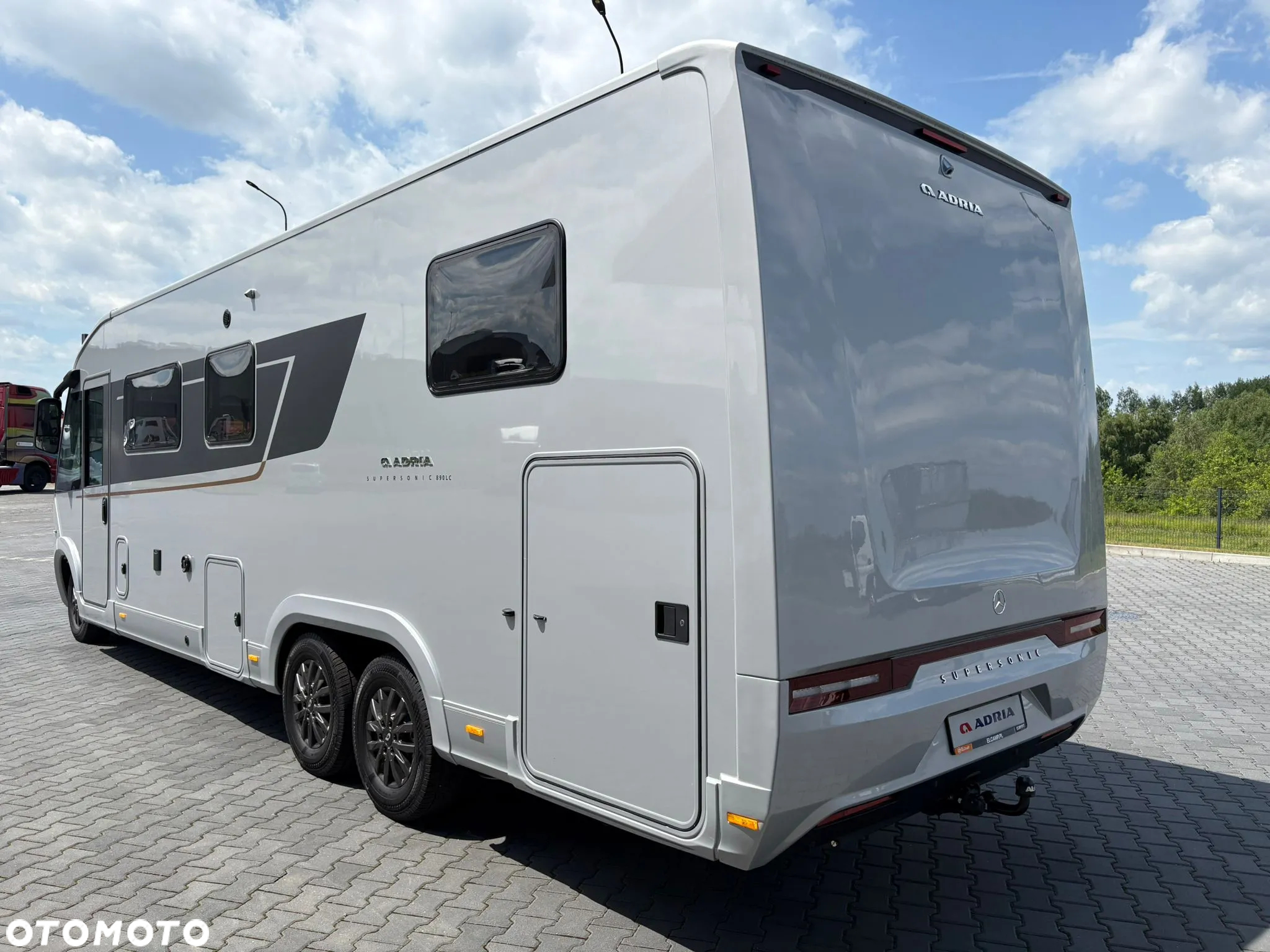 Adria Supersonic 890 LC - 3