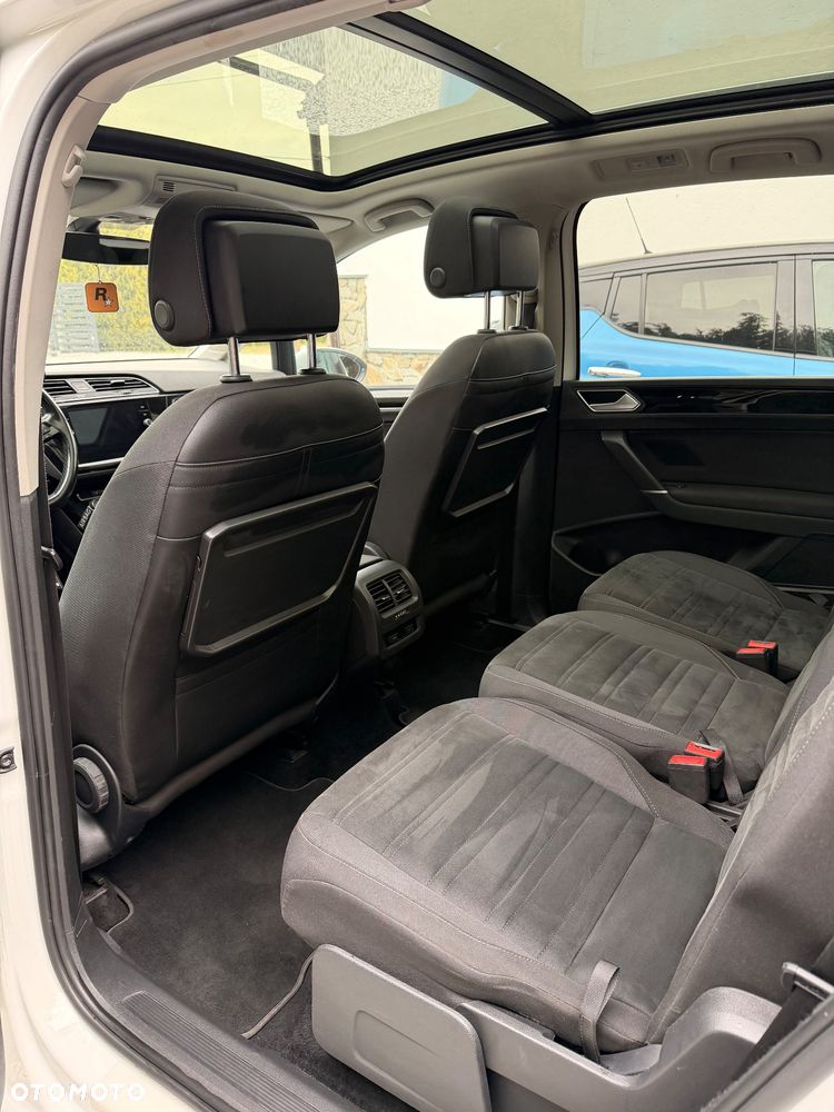 Volkswagen Touran - 16