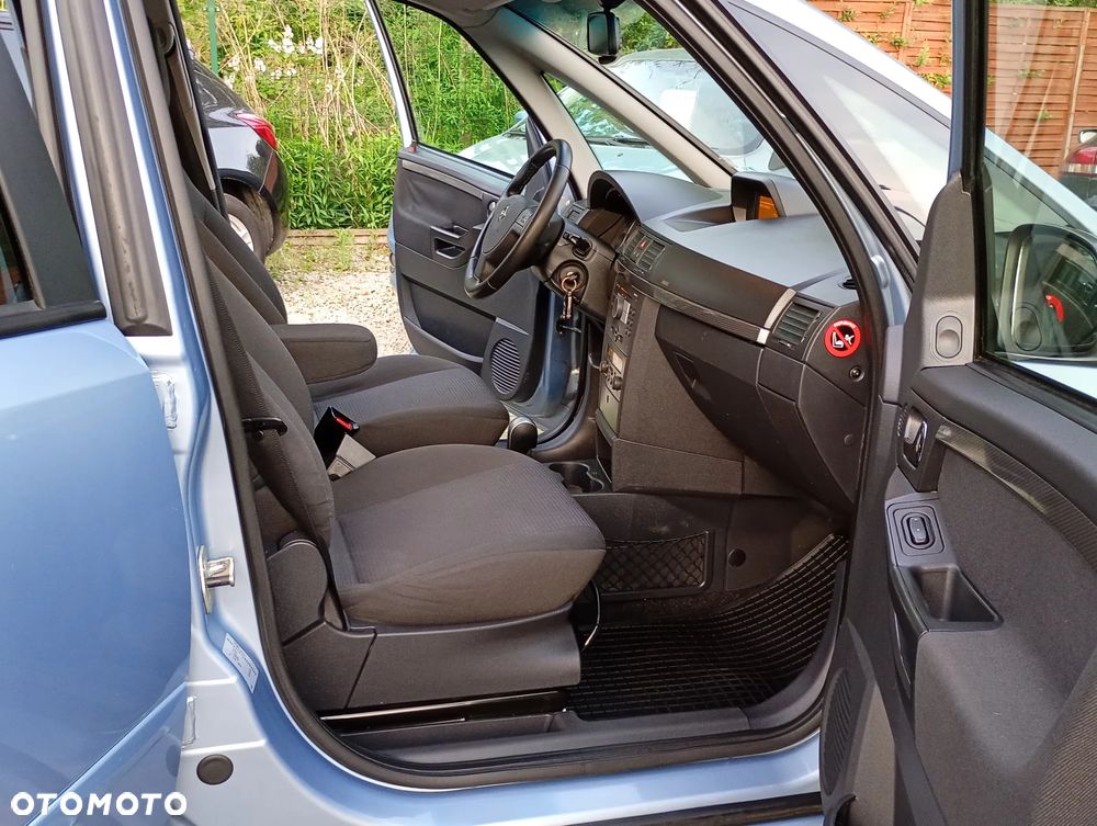 Opel Meriva 1.8 16V Cosmo Easytronic - 22